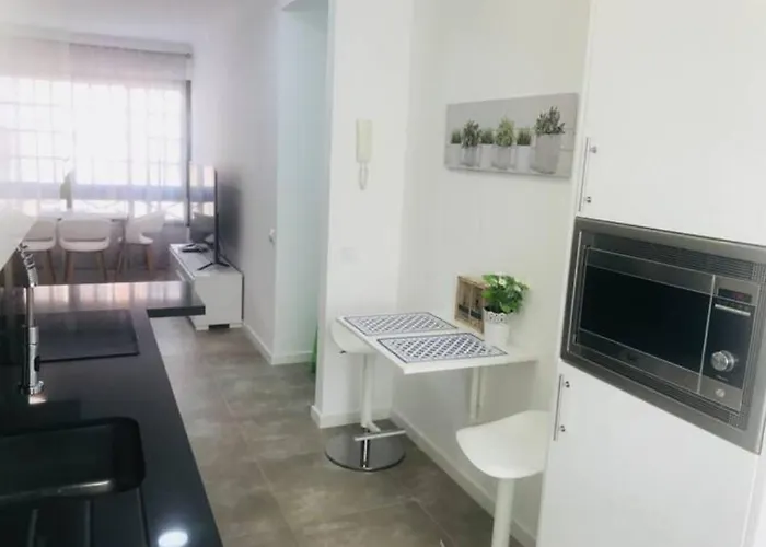 Modern Renovated 2 Bdrm - Canteras 公寓