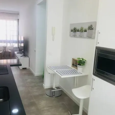 Modern Renovated 2 Bdrm - Canteras Appartement
